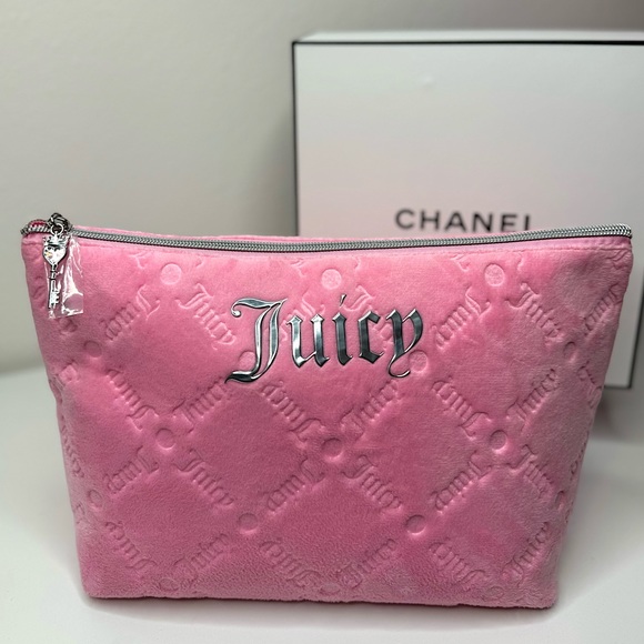 NWT Authentic Pink Velvet Juicy Couture Travel/Makeup Bag NEW - Picture 1 of 8